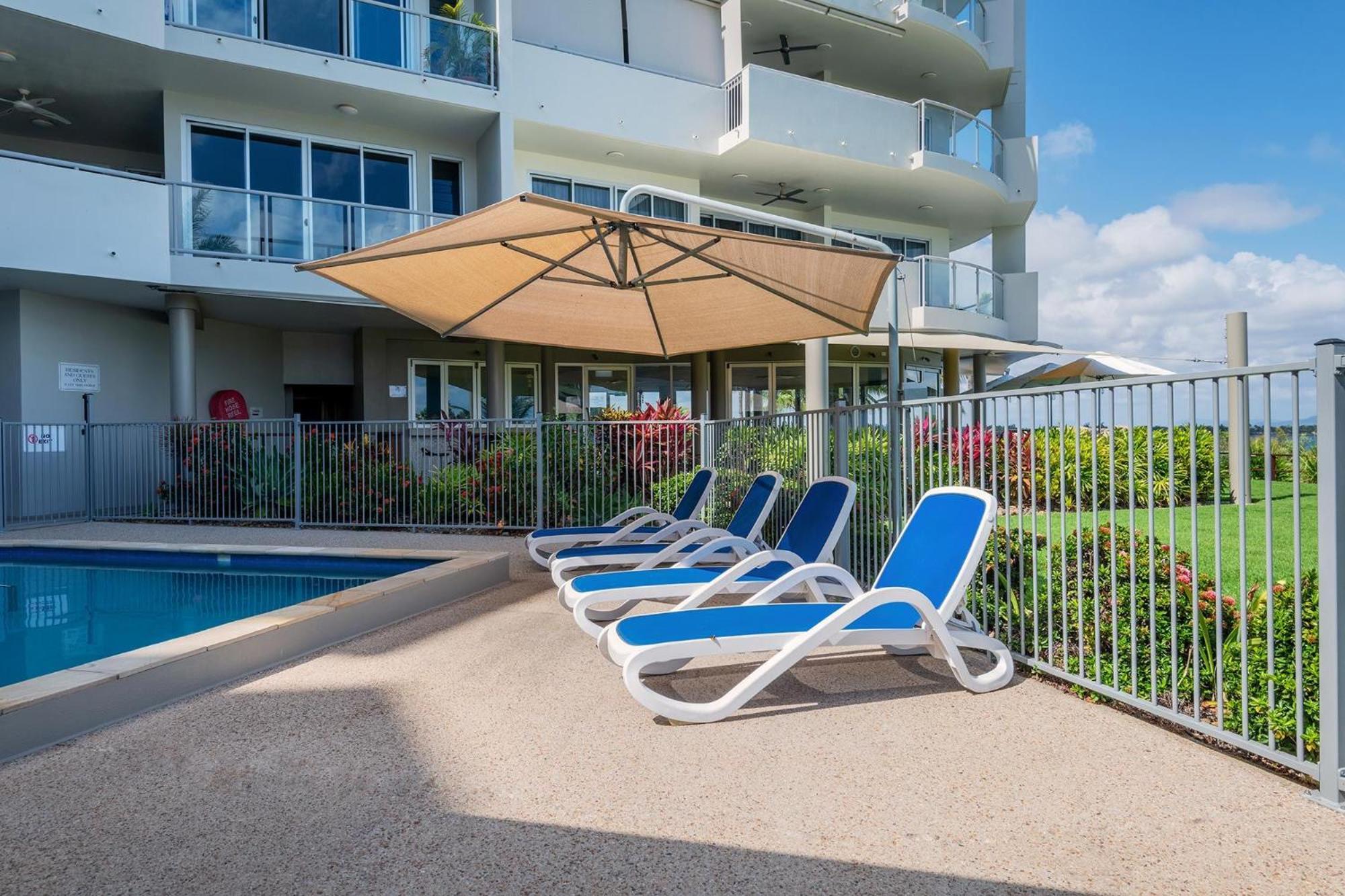Coral Cove Apartments - Absolute Beachfront Resort Bowen Exterior foto