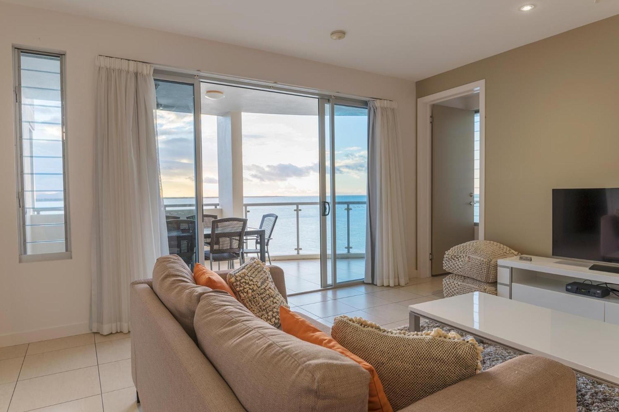 Coral Cove Apartments - Absolute Beachfront Resort Bowen Exterior foto